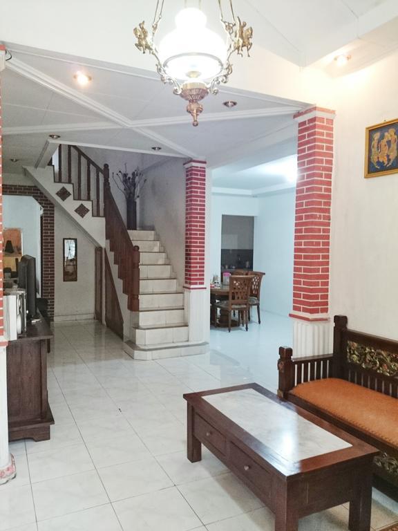 Hostel Bogor Extérieur photo